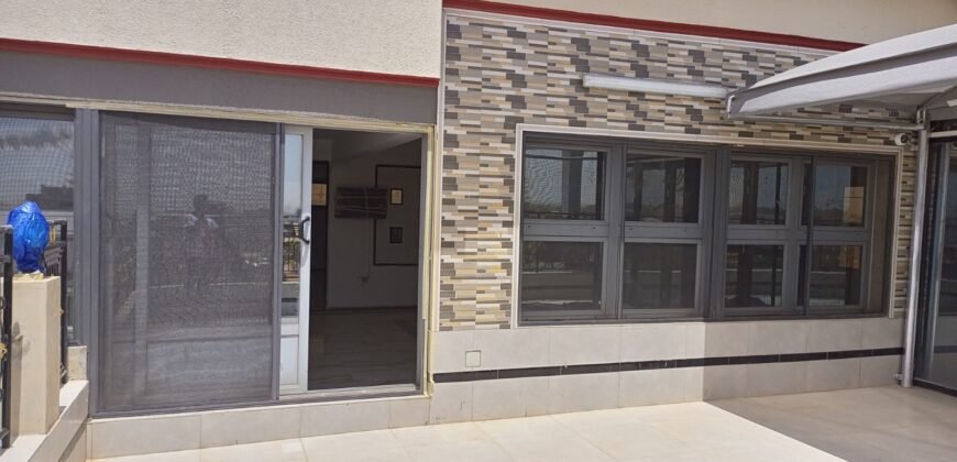 Triplex de haut standing dans le beau quartier Ouaga2000