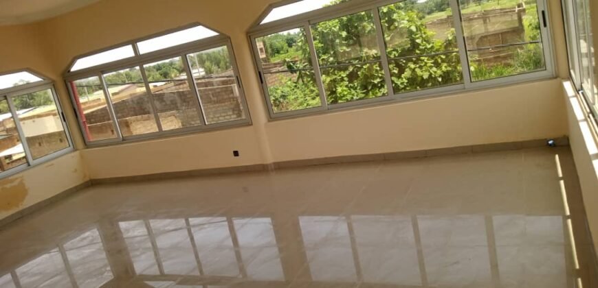 DUPLEX DE 7 PIÈCES EN LOCATION À BALKUY