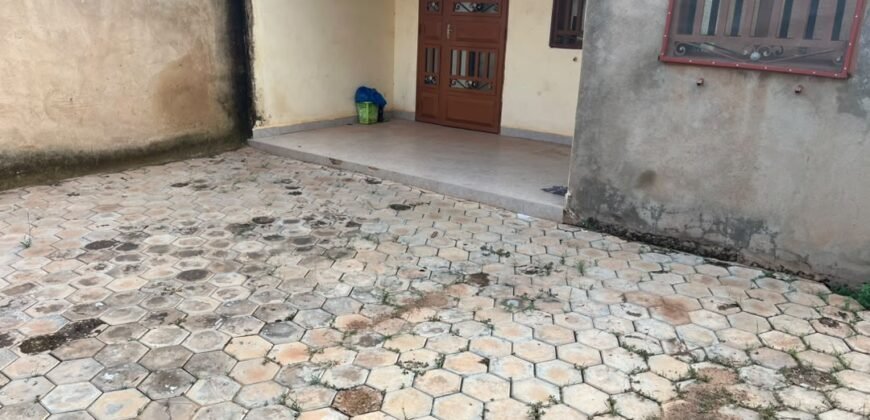 VILLA F3 À LOUER À SOMGANDÉ – À PROXIMITÉ DE L’UNIVERSITÉ IBAM