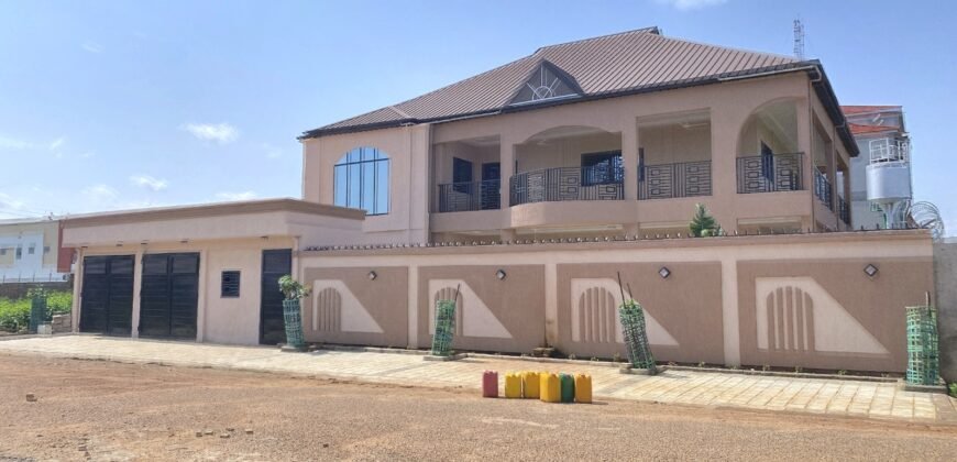 DUPLEX DE STANDING EN LOCATION À OUAGA 2000 EXTENSION