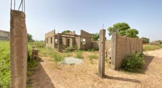 BÂTI EN COURS DE FINITION À VENDRE À KOUBA
